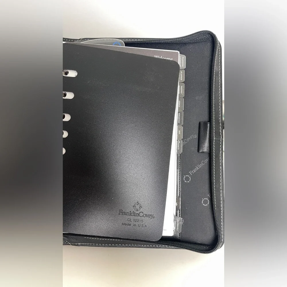 2009 Franklin Covey LEATHER Planner Organizer 7 Ring Insert Handle 10.25” UNUSED